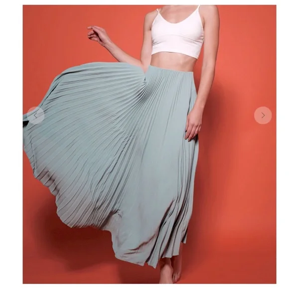 39 Boho Solid woven elastic banded waist pleated maxi skirt - Picture 1 of 6